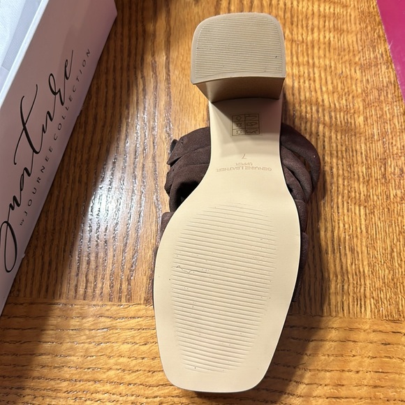 Journee Collection Signature Lyddie Brown Block Heel Sandal Size 7 - Picture 5 of 5